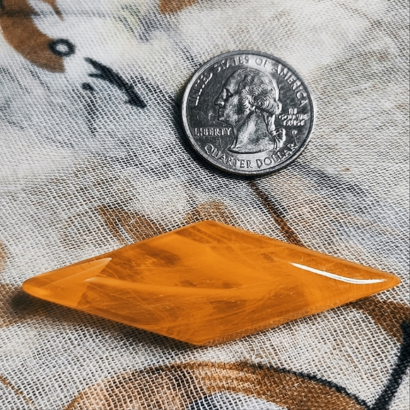 Vintage Early Plastic Elongated Triangle Swirled Swirly Juicy Orange Brooch Pin - Picture 4 of 6